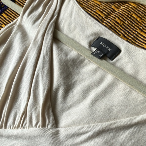 Sleeveless and cute! - Picture 4 of 4